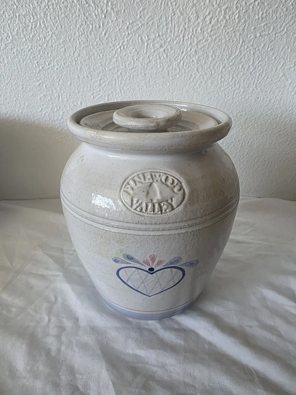 Pinewood Valley larger pitcher white